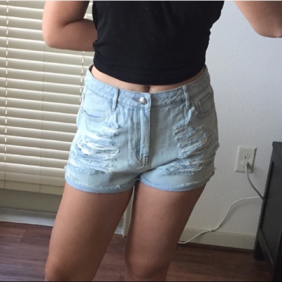 Missguided Pants - ✨ NWT High Waisted Shredded Denim Shorts ✨